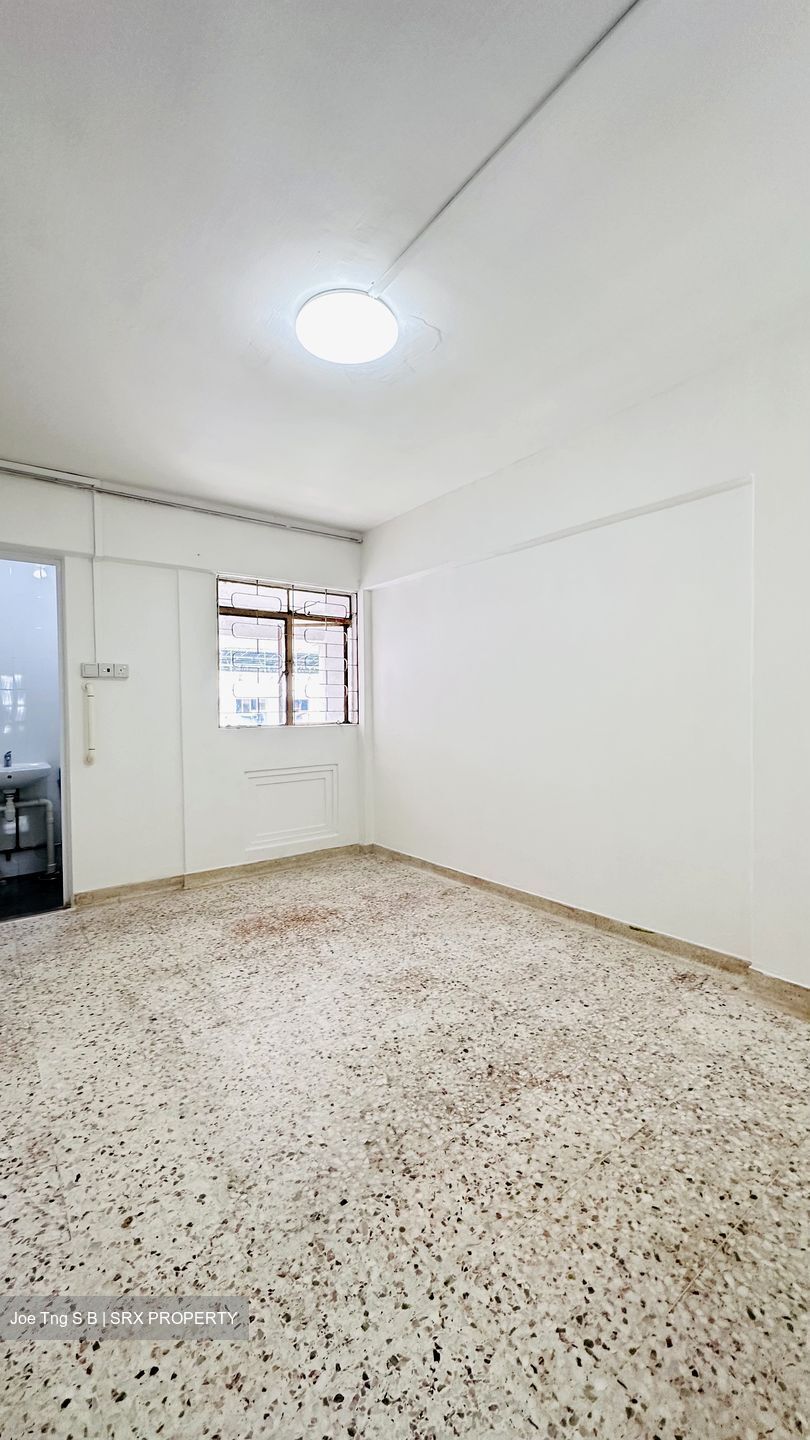 Blk 214 Bedok Town Centre (Bedok), HDB 3 Rooms #568864071